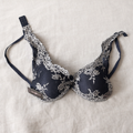 Sutiã de Renda Floral com Aro · Copa C