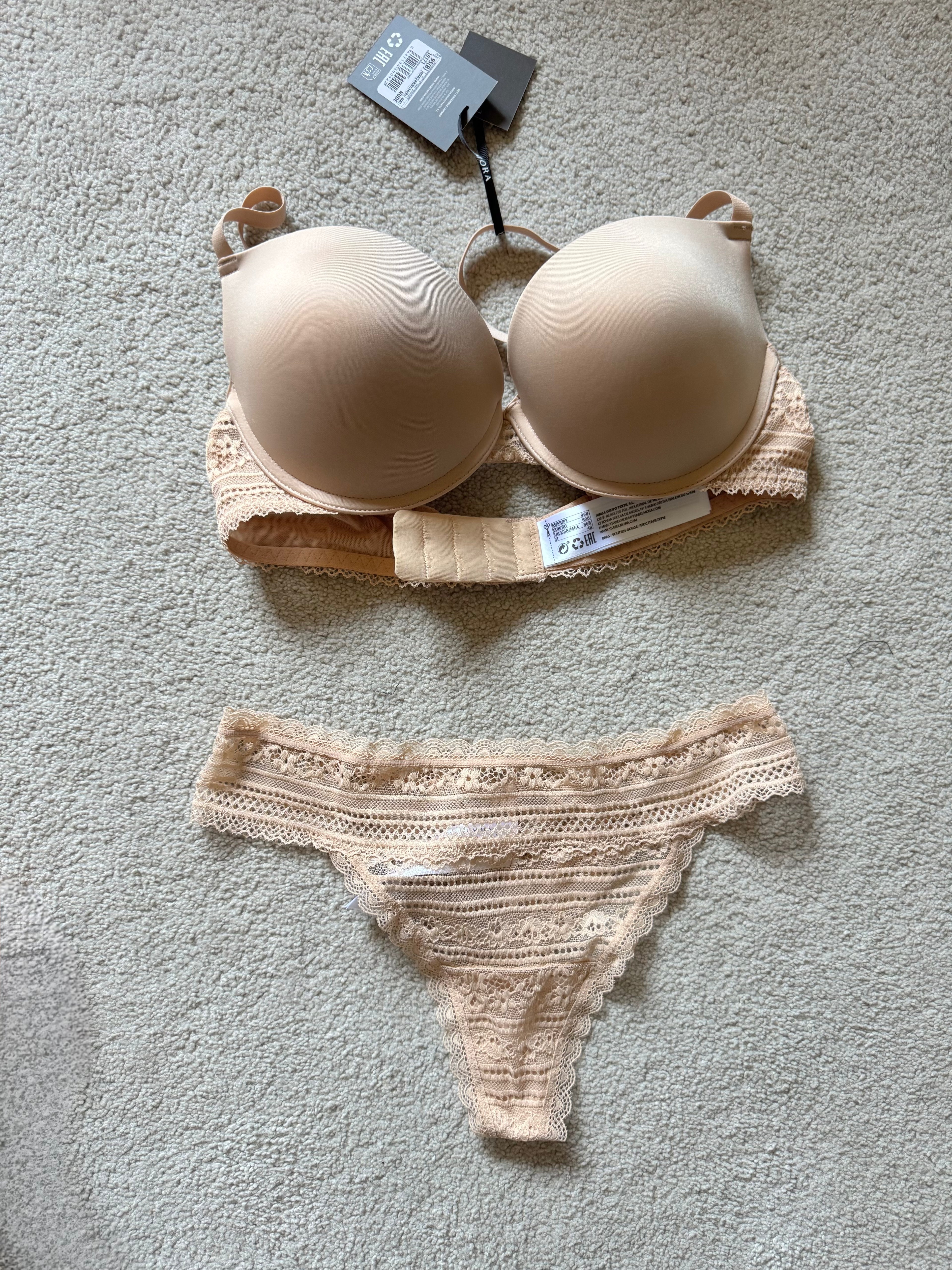 Conjunto Push-Up Liso com Tanga de Renda