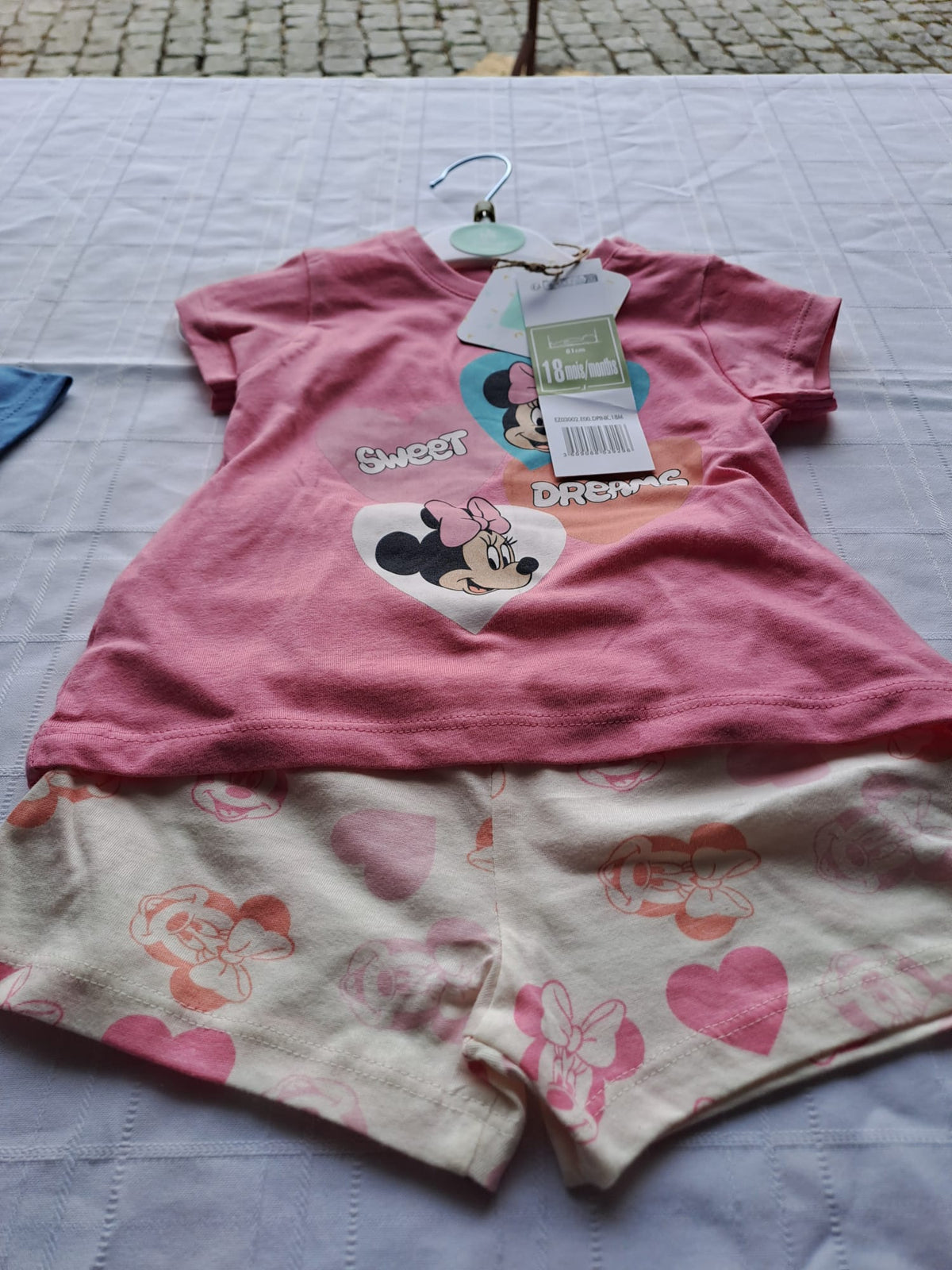 Pijama com Padrão de Personagens para Meninas