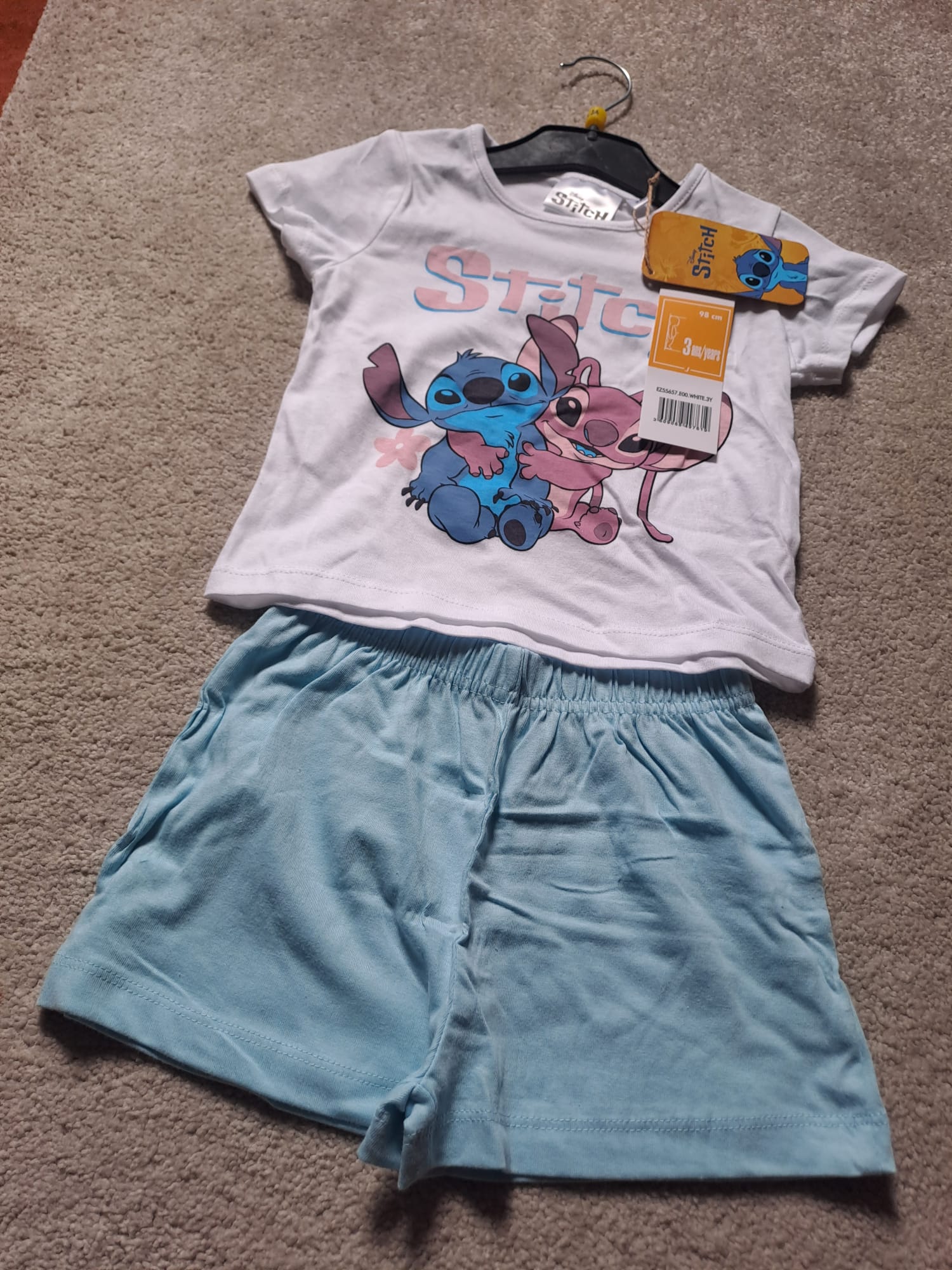 Pijama de Menina com Padrão de Personagens